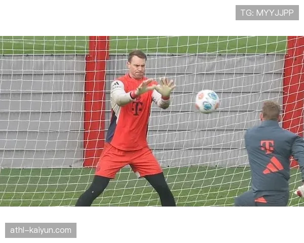 更衣室领袖:通讯讲述诺伊尔如何在伤病潮中凝聚拜仁后防线