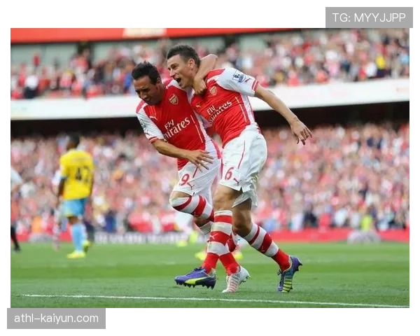 特写:阿森纳门将拉亚神勇扑出维尼修斯单刀,酋长球场瞬间沸腾